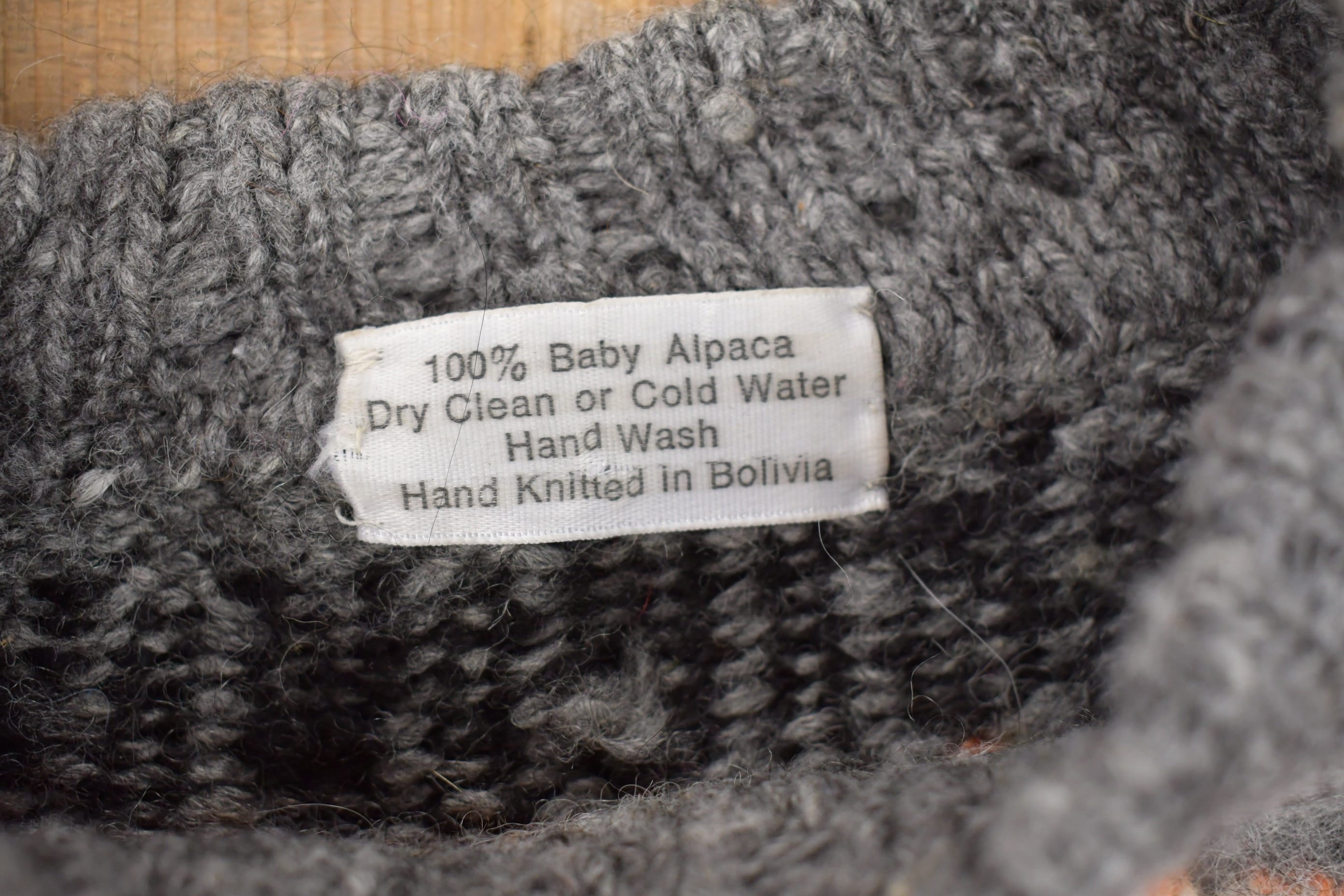 1980 Vintage 100% Baby Alpaca Hand Knit Sweater / Made in Bolivia / Vintage 90s Crewneck / Pattern Sweater / Hand Knit / Pullove