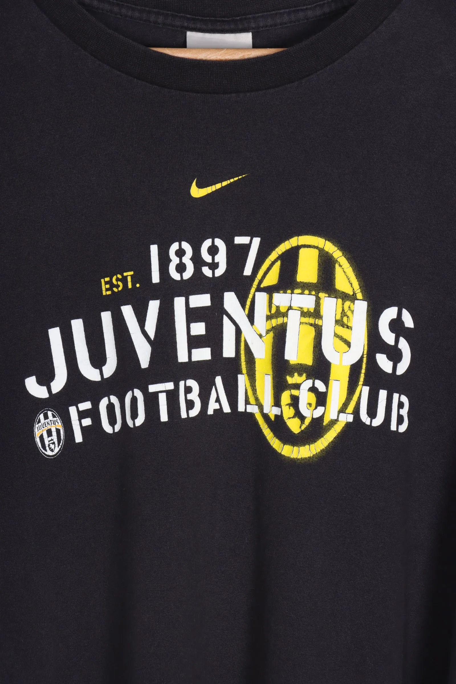 NIKE Centre Swoosh Juventus Football Club Long Sleeve Tee (L)