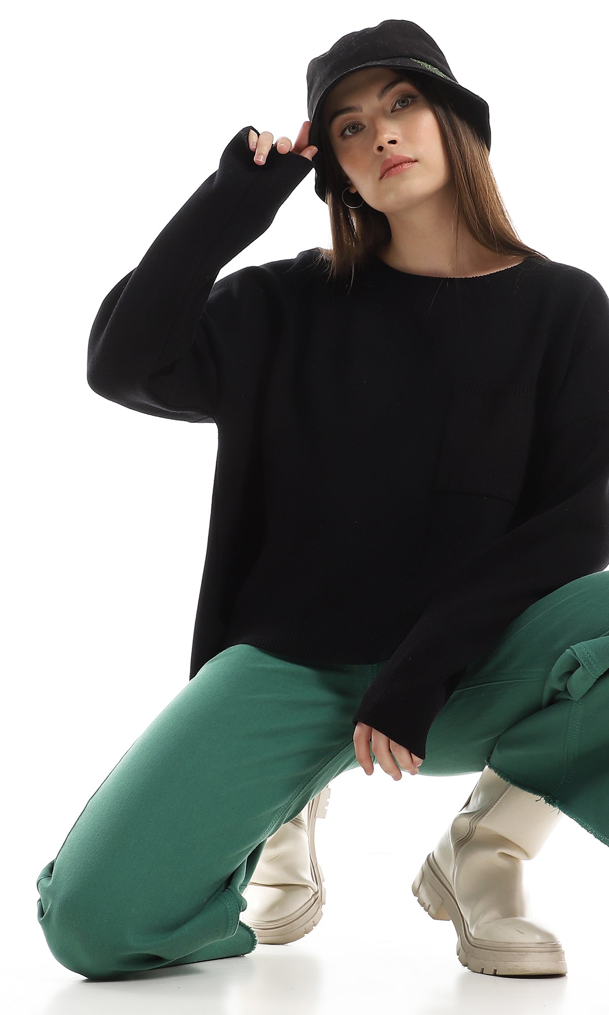 O162568 Side Slits Basic Black Pullover With Side Pocket