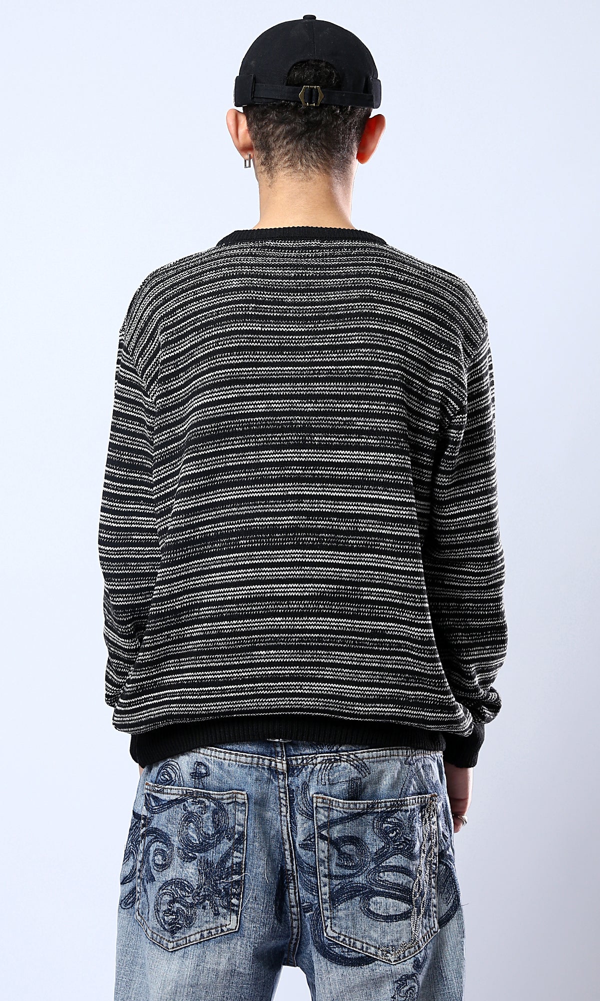 O174999 Black & White Relaxed Slip On Winter Pullover